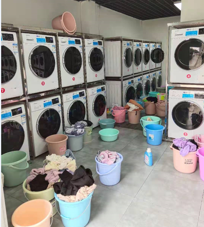 四川旅游学院校园自助洗衣服务项目洗衣房实景图