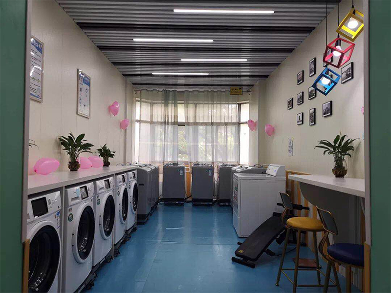 南昌华清运行中的其中一个自助洗衣房实景